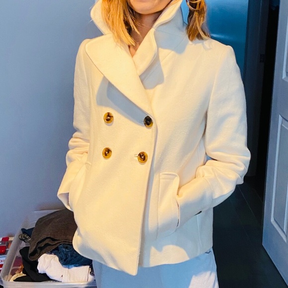 Off white wool pea coat from Banana Republic - Picture 6 of 7